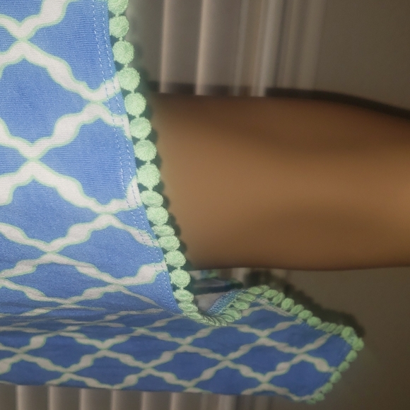 Crown and Ivy m assymetrical slip on diamond pattern etched pompom hem sleeveles - Picture 4 of 8